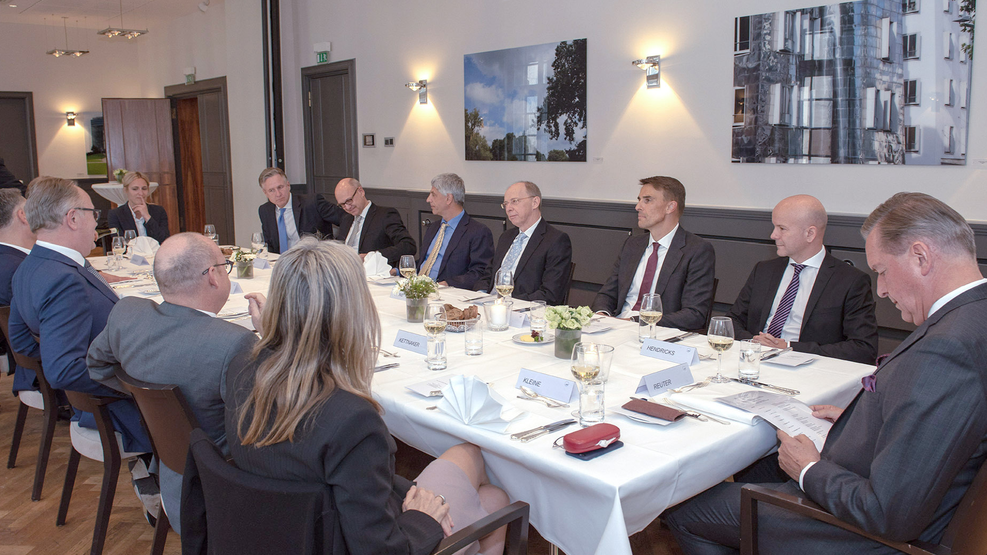 Round Table Grund