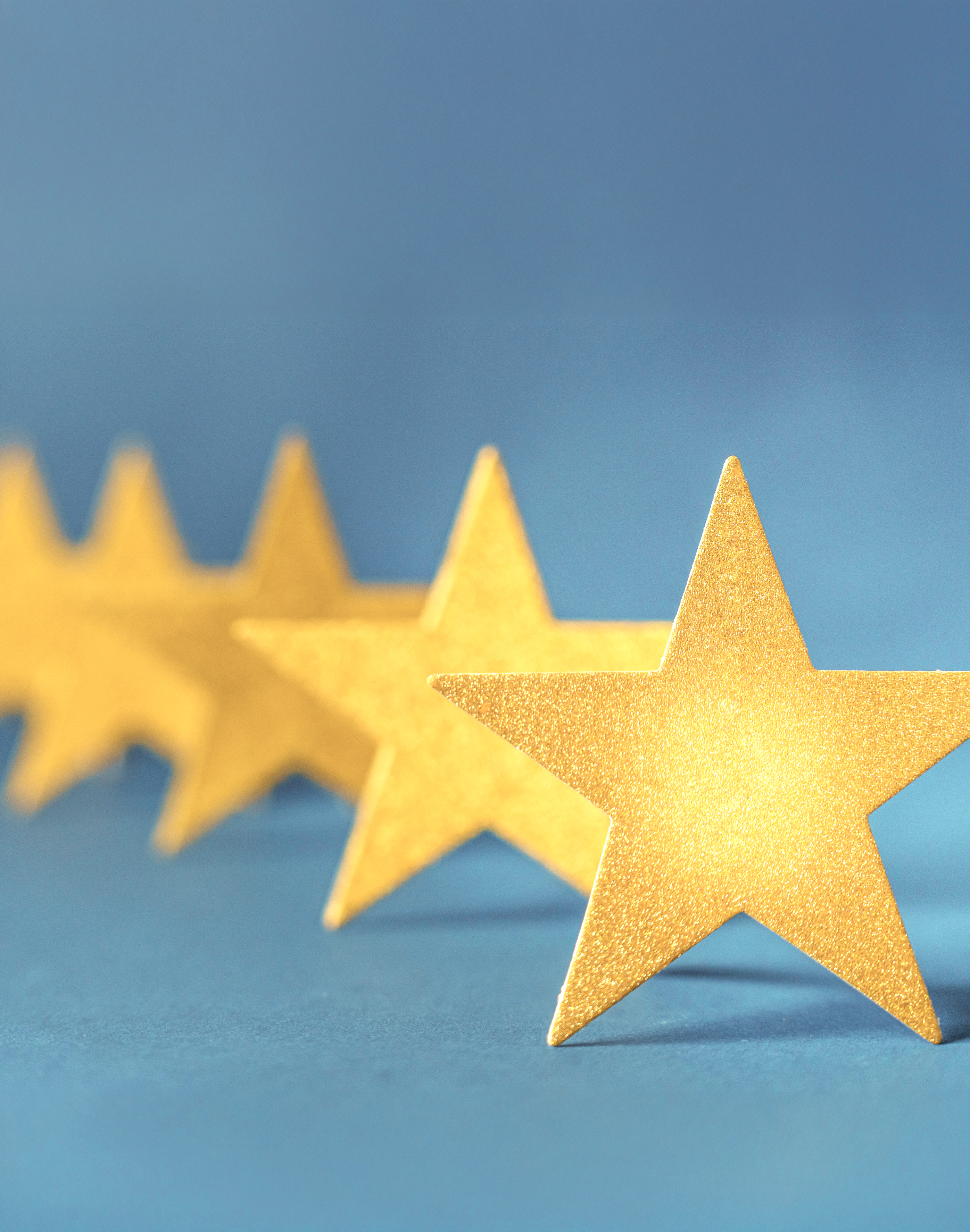 Eine Reihe von Sternen in einer Reihe