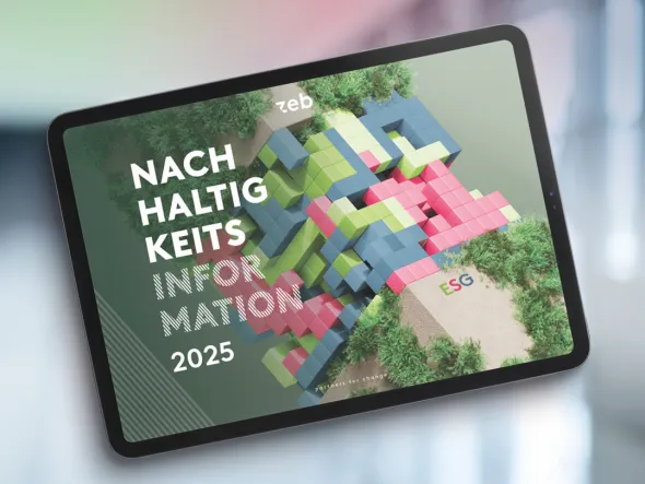 Ein Tablet mit einem Bild von bunten Blöcken Ein Tablet mit einem Bild von bunten Blöcken