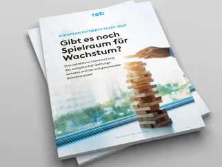 Ein Stapel Holzklötze auf einem Tisch