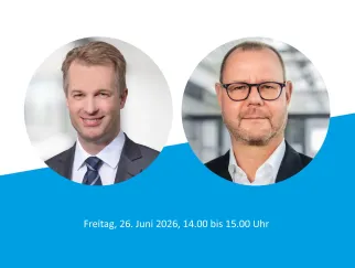 Ein Mann im Anzug und Krawatte
