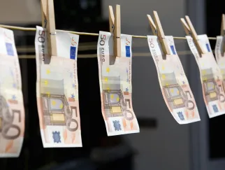 Geld an einer Wäscheleine