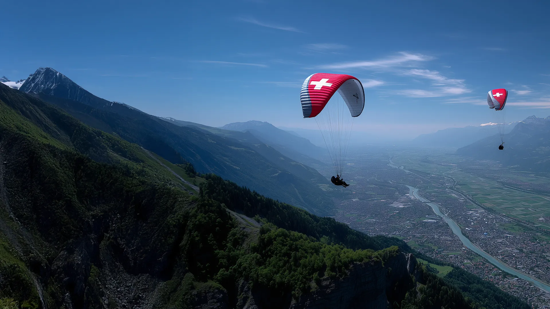 Eine Person im Fallschirm über einen Berg