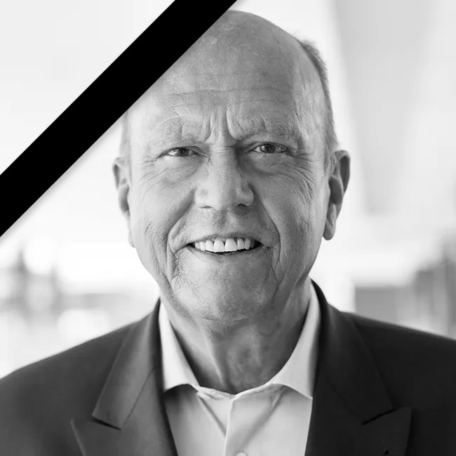 HennerSchierenbeck Trauerflor