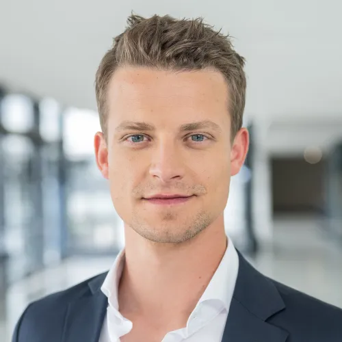 Profilbild_Klindworth_Tjark.jpg Profilbild_Klindworth_Tjark.jpg